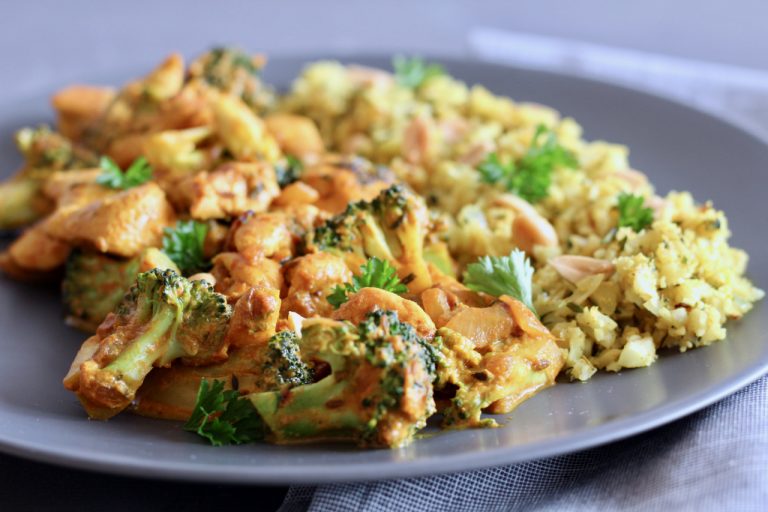 Veganes Karfiol Curry mit low carb Pastinaken Reis - Koch mit Herz