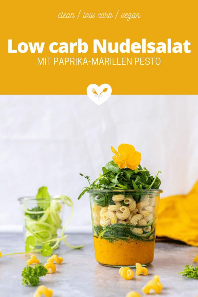 Low carb Nudelsalat im Glas mit Paprika-Marillen Pesto