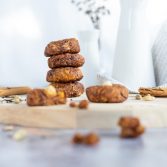 Vegane low carb Kürbis Schokoladen Kekse mit Grüntee