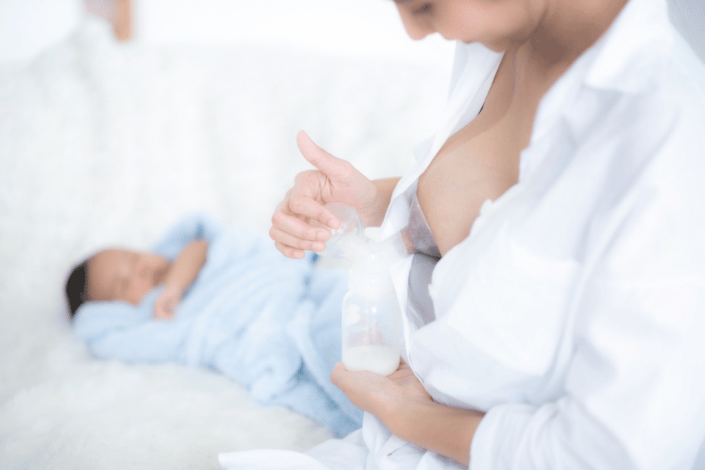 Muttermilch abpumpen: Gründe, Equipment und Tipps